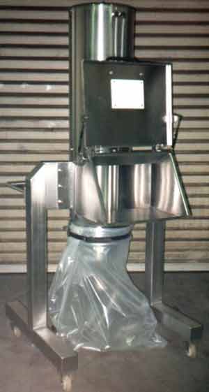 Vertical compactor, mobile and usable for the pharmaceutical industry